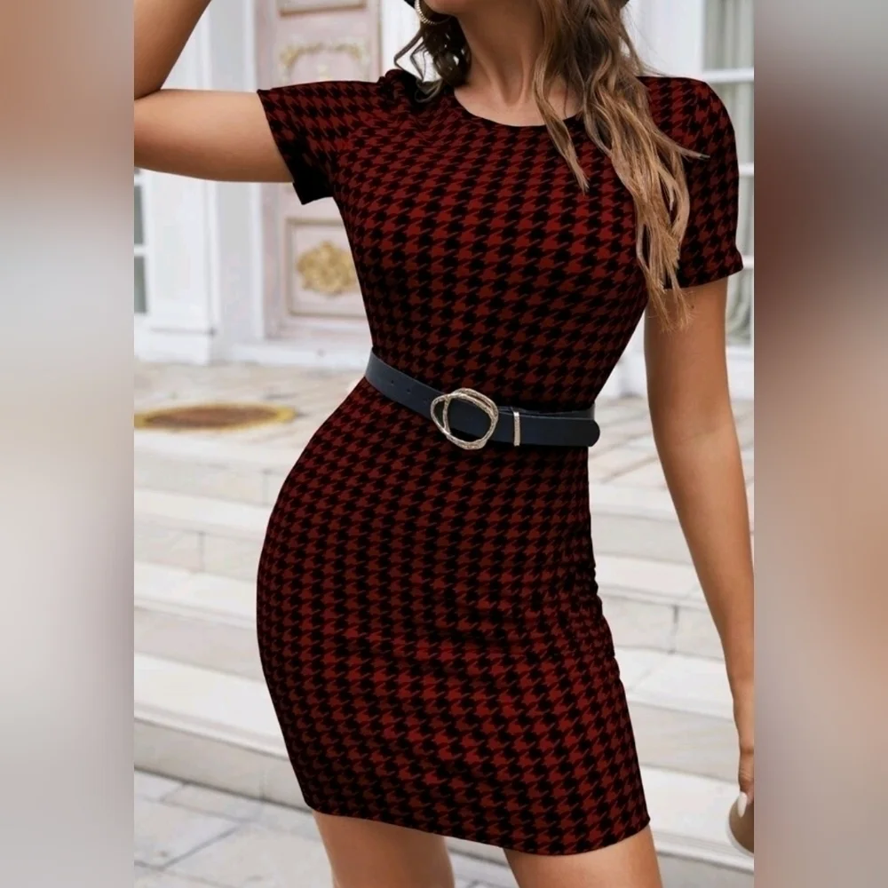 Women's Houndstooth Print Knitted Fitted Dress, Size Large Without Belt - Picture 5 of 5